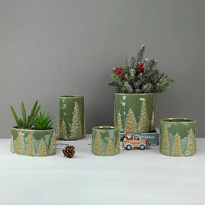 Релјефна Божиќна борова вазна