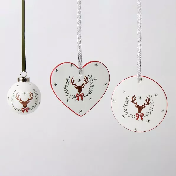 Уникатен рачно изработен декор од керамички елка